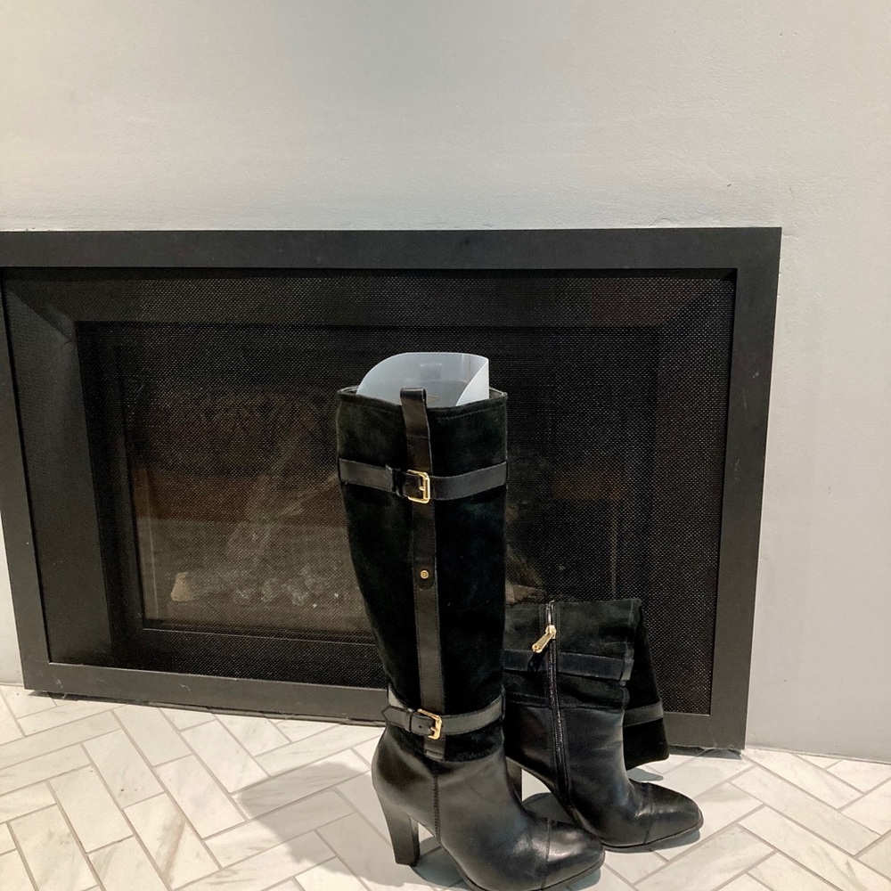 Beautiful Tommy Hilfiger boots 6M